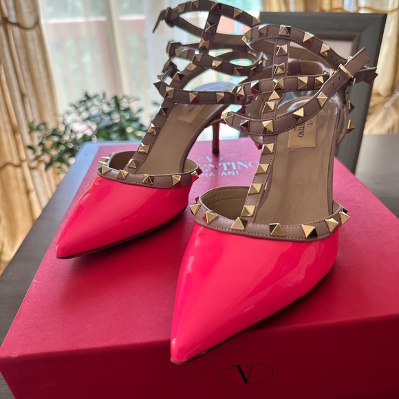 VALENTINO GARAVANI Rockstud Slingback Pumps in Fuchsia Patent Leather (EUR 39) - Picture 2 of 10
